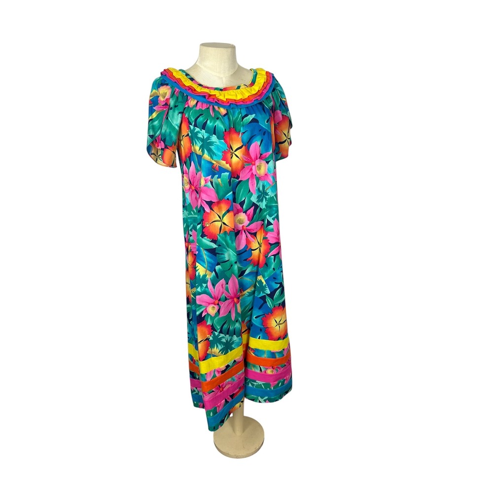 Vintage Hilo Hattie Hawaiian Muumuu Dress Floral Ruffle Neck Made in Hawaii M